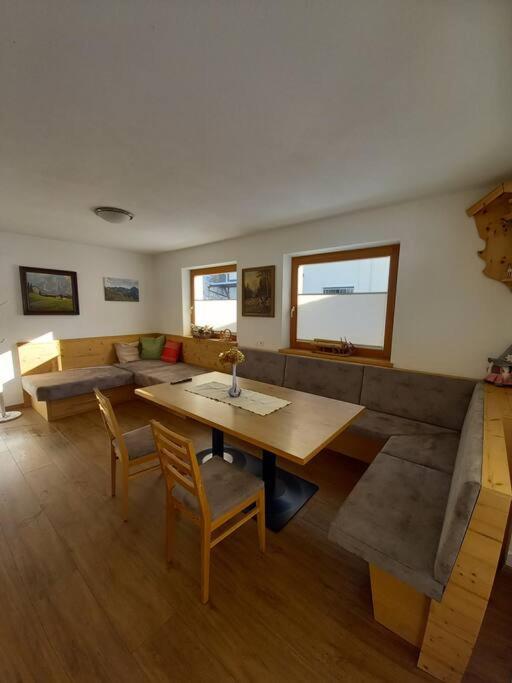 Grosszuegiges Apartment Georg Mayrhofen Barrierefrei Hollenzen Екстер'єр фото