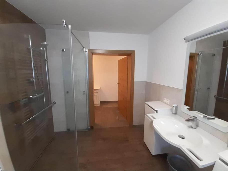Grosszuegiges Apartment Georg Mayrhofen Barrierefrei Hollenzen Екстер'єр фото