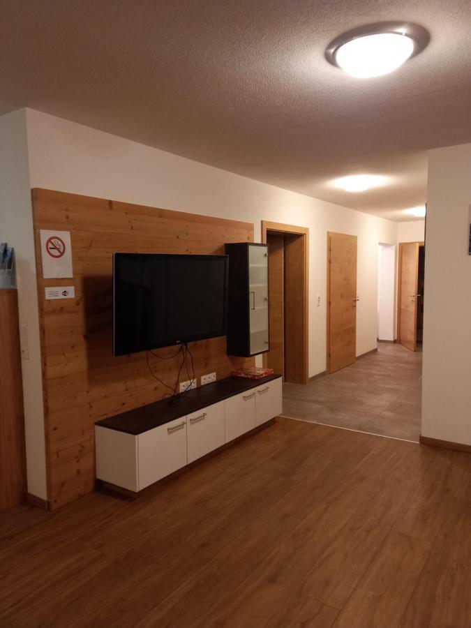 Grosszuegiges Apartment Georg Mayrhofen Barrierefrei Hollenzen Екстер'єр фото