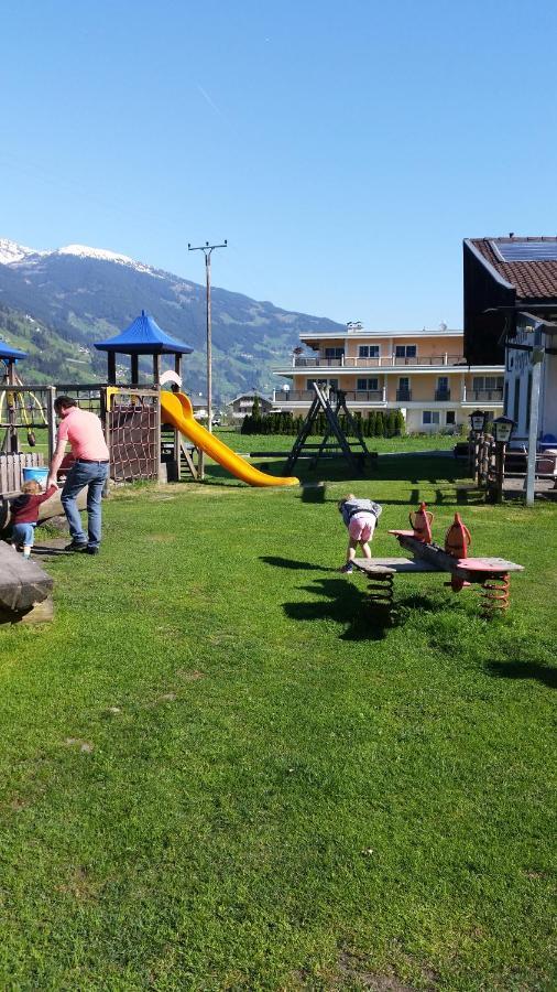 Grosszuegiges Apartment Georg Mayrhofen Barrierefrei Hollenzen Екстер'єр фото